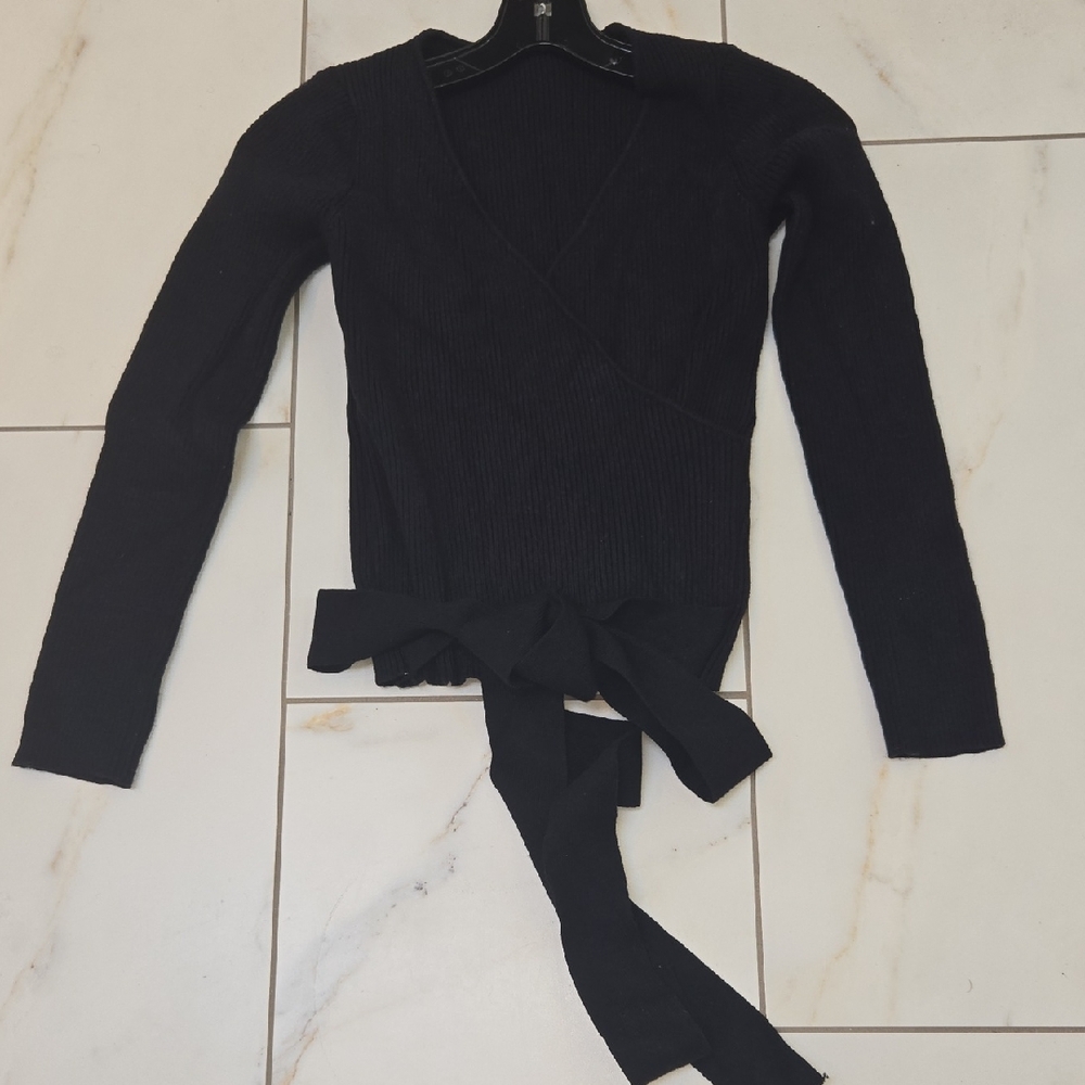 Elegant Black Sweater with Tie